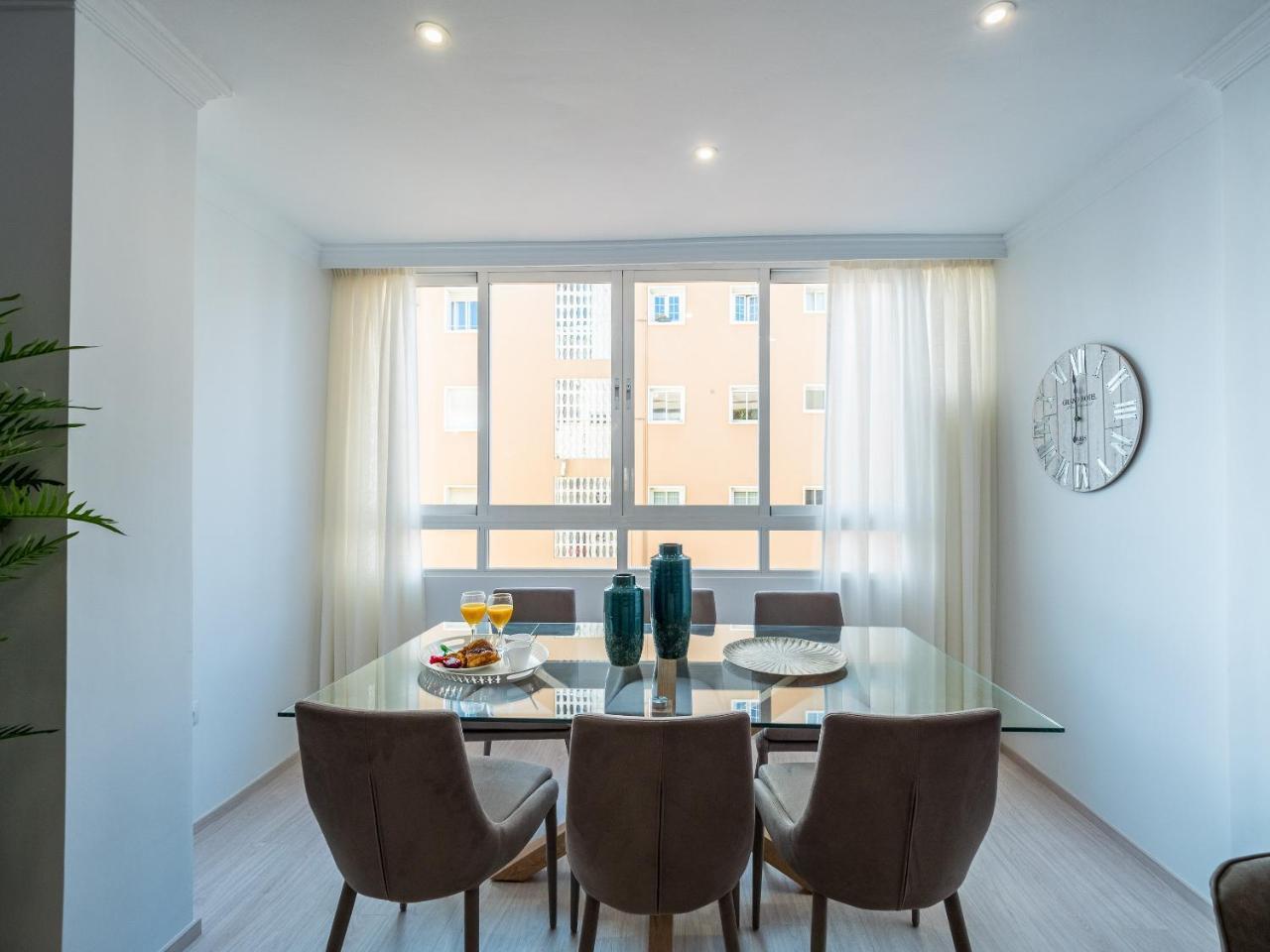 Malagueta Sea View - Premium Apartment Malaga Bagian luar foto