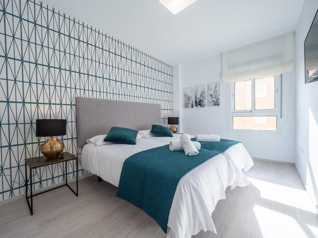 Malagueta Sea View - Premium Apartment Malaga Bagian luar foto