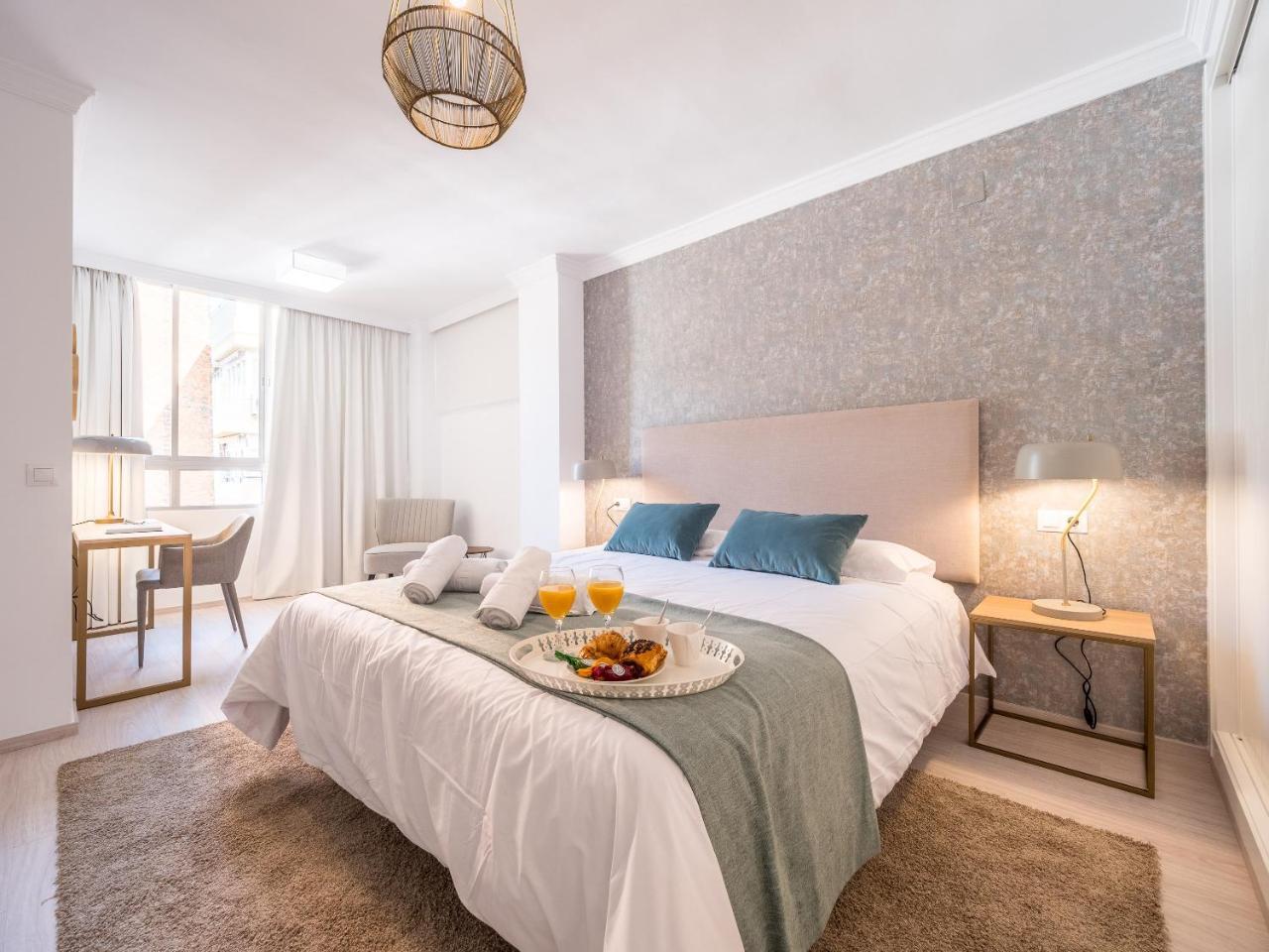 Malagueta Sea View - Premium Apartment Malaga Bagian luar foto