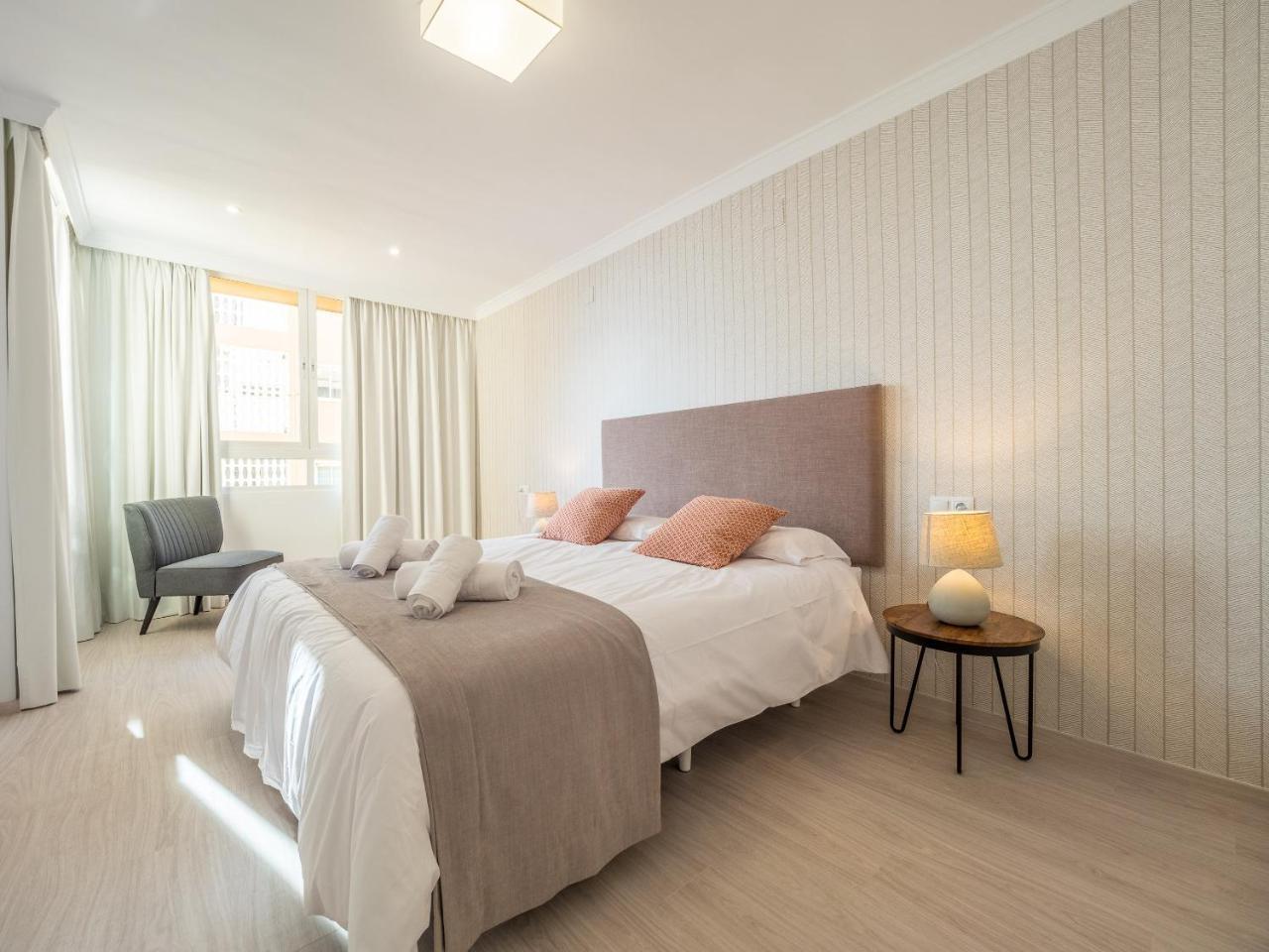 Malagueta Sea View - Premium Apartment Malaga Bagian luar foto