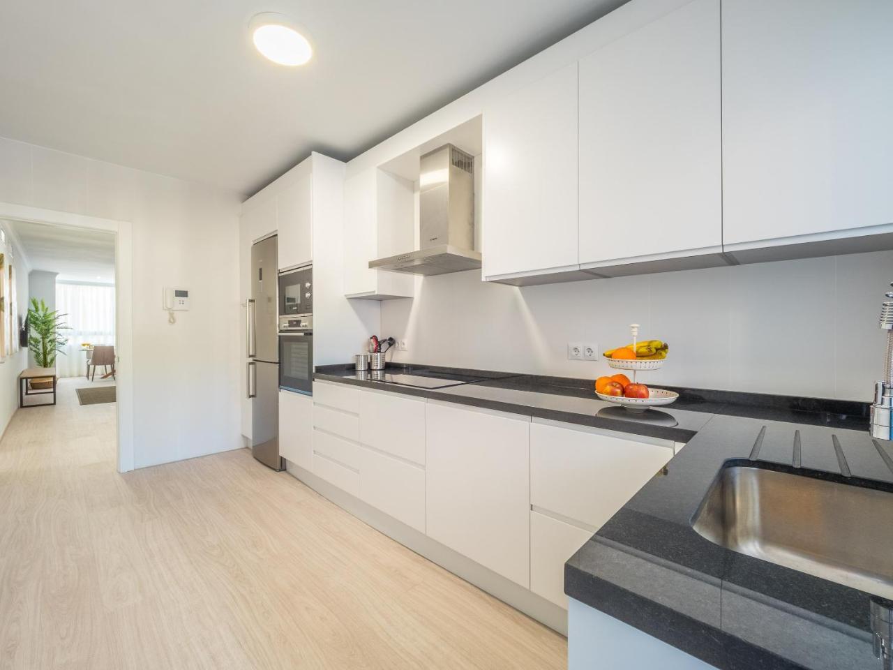 Malagueta Sea View - Premium Apartment Malaga Bagian luar foto