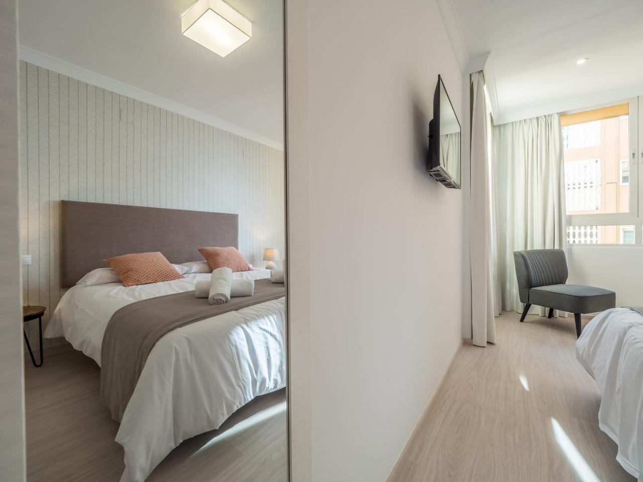 Malagueta Sea View - Premium Apartment Malaga Bagian luar foto