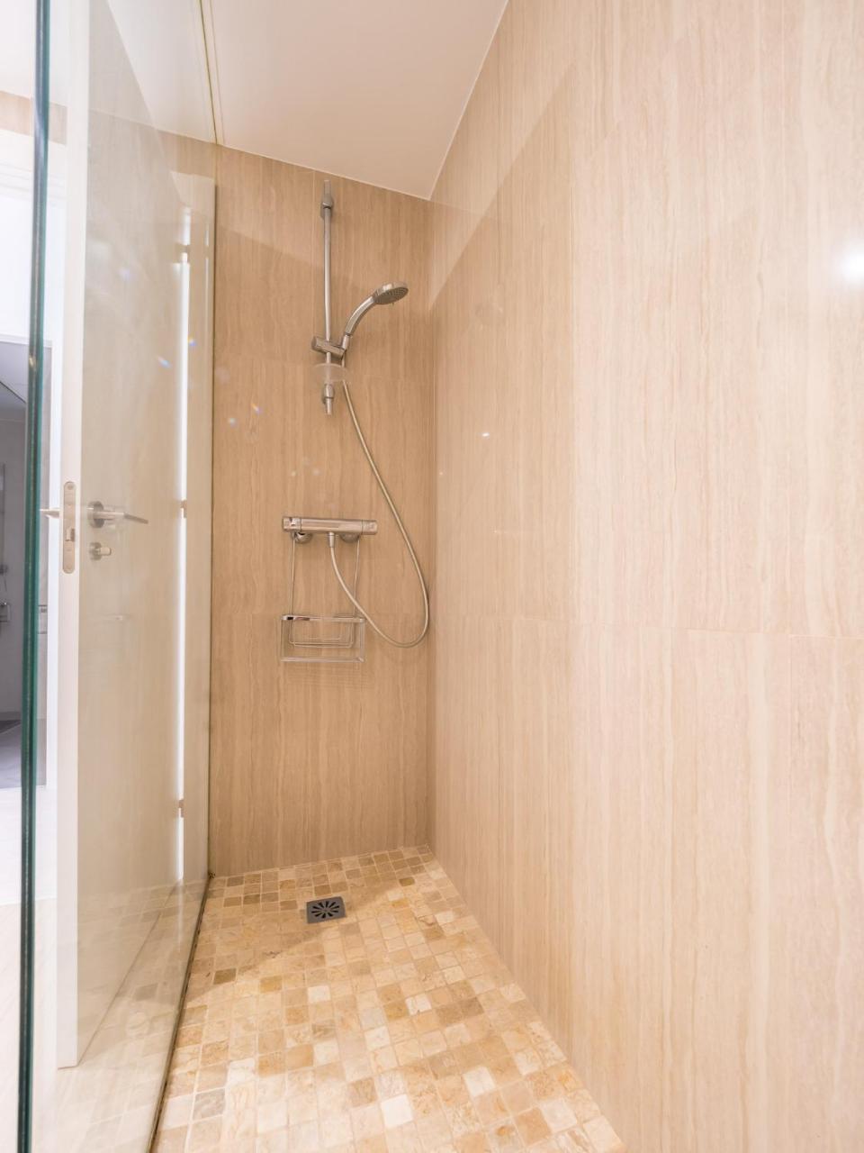 Malagueta Sea View - Premium Apartment Malaga Bagian luar foto
